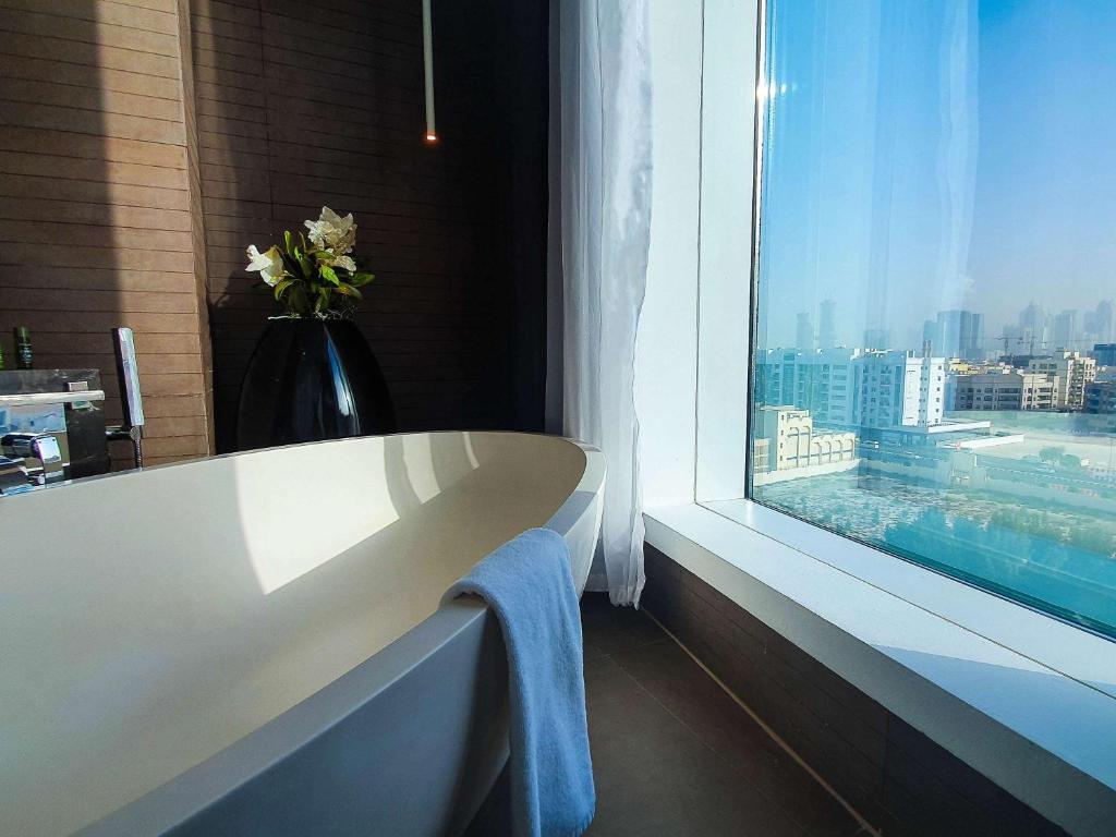 Junior King Suite - Non-Smoking - Image 1