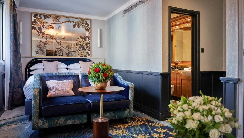 Deluxe King Room - Image 4