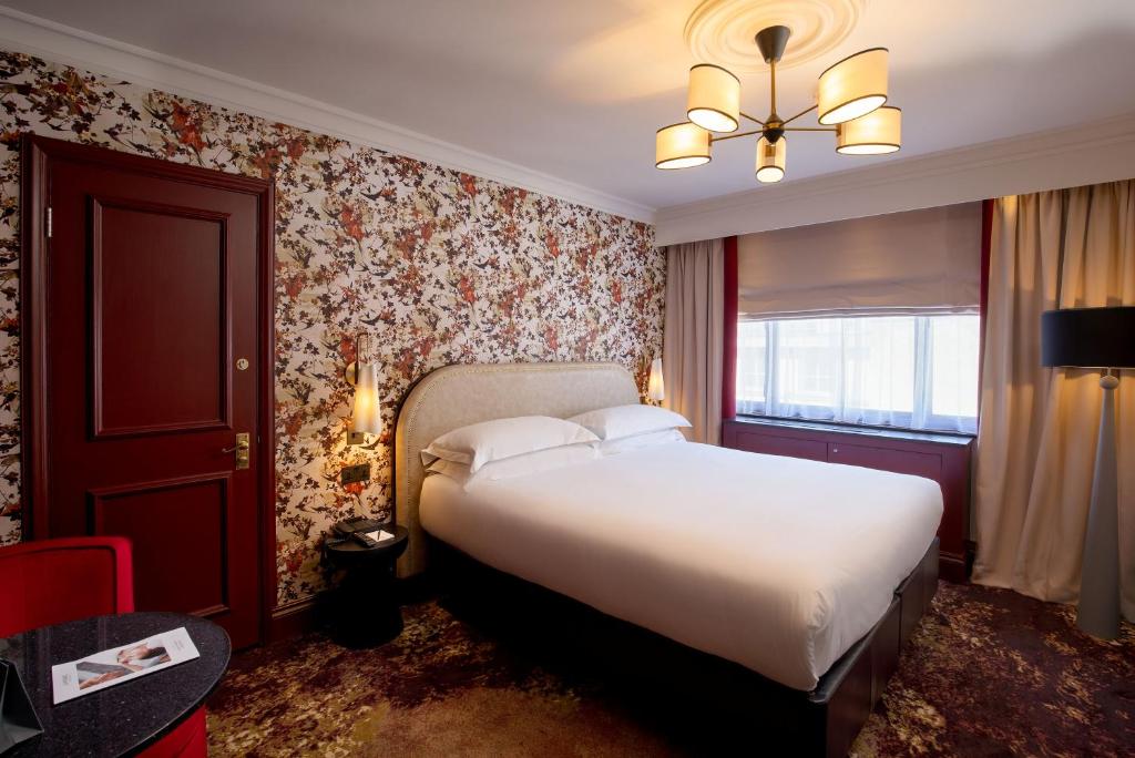 Superior King Room - Image 1