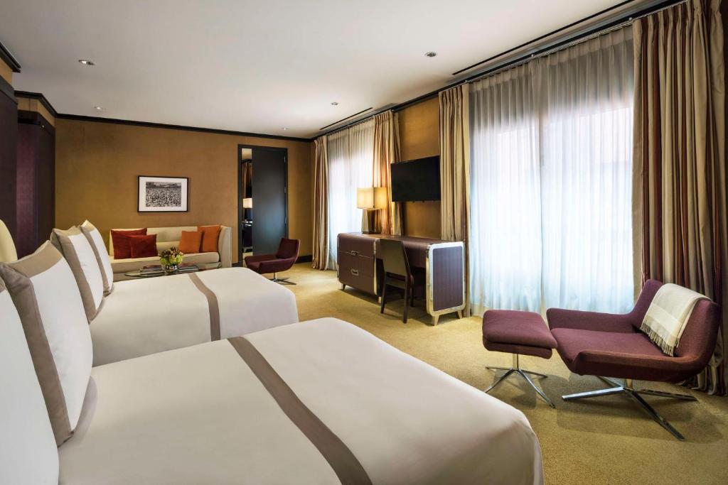 Deluxe Double Room with Two Double Beds - Image 1