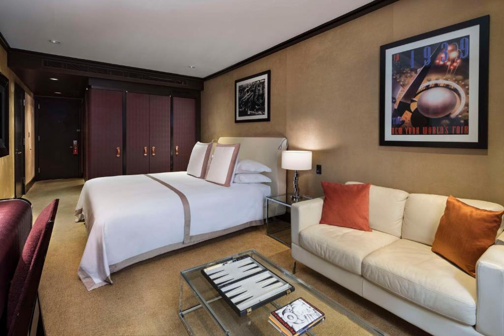 Deluxe King Room with Street View - Image 5