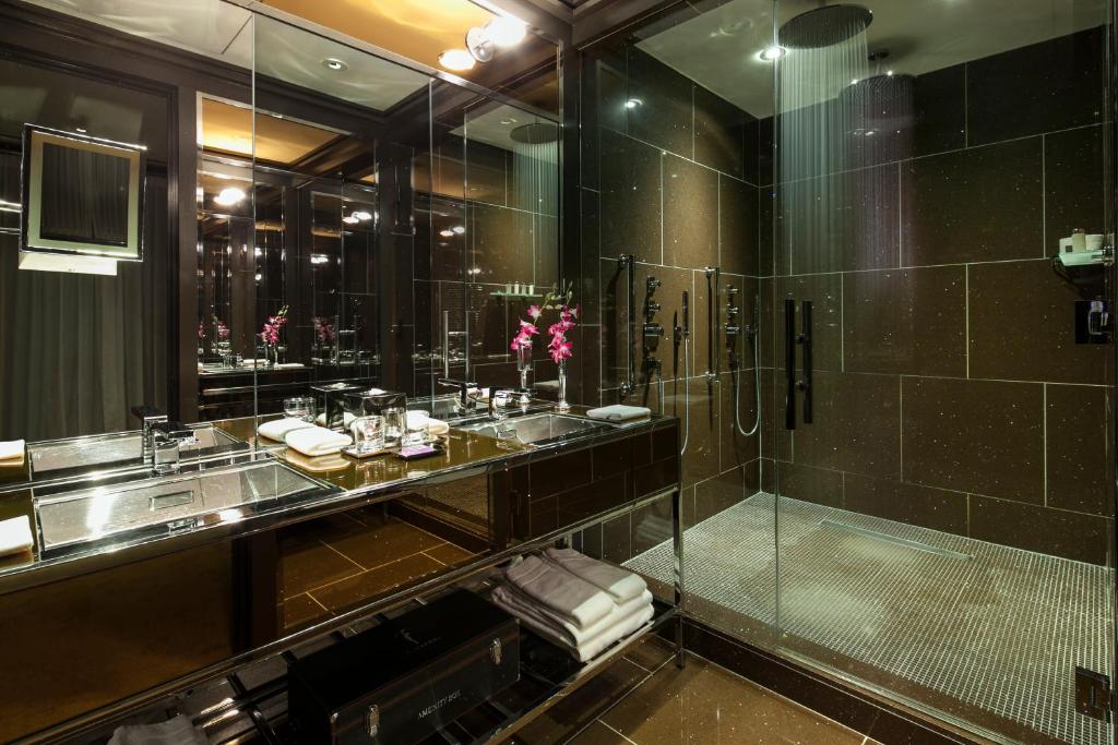 Junior King Suite with Terrace - Image 2