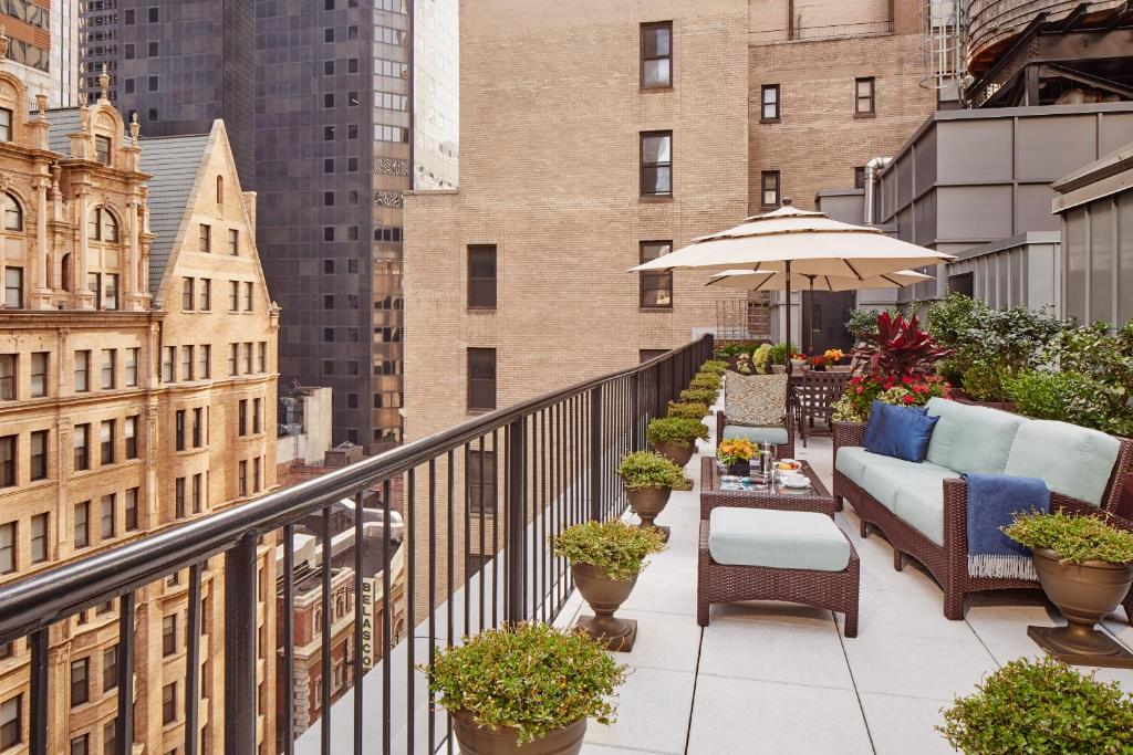 One-Bedroom Producer Penthouse Suite - Image 3
