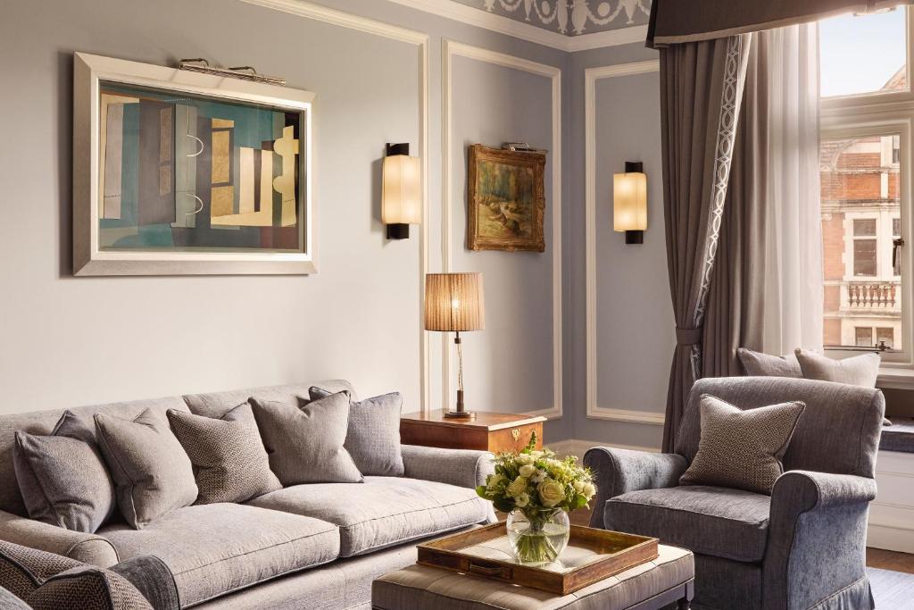 Carlos Suite - Image 3