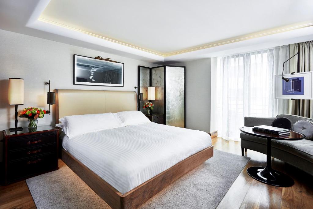 Contemporary Deluxe Room - Image 1