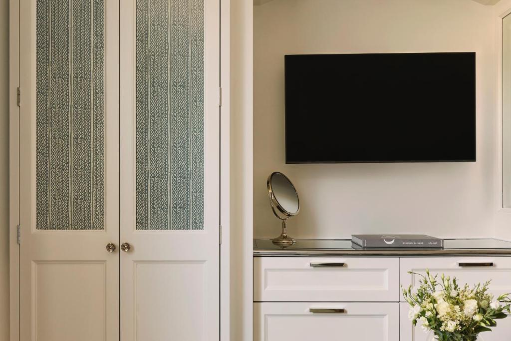 Deluxe Room - Image 4