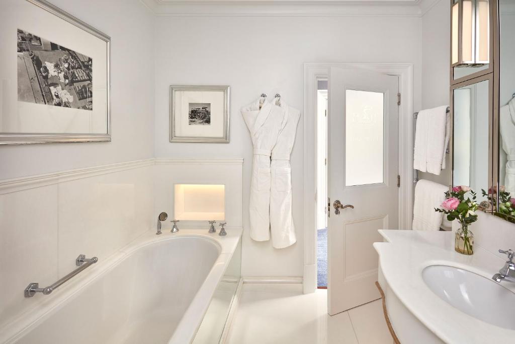 Grosvenor Suite - Image 2