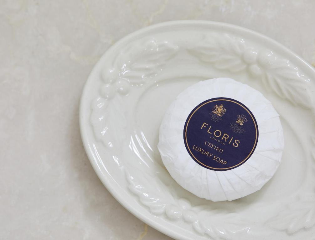 Superior Double Room with Two Double Beds - Image 4