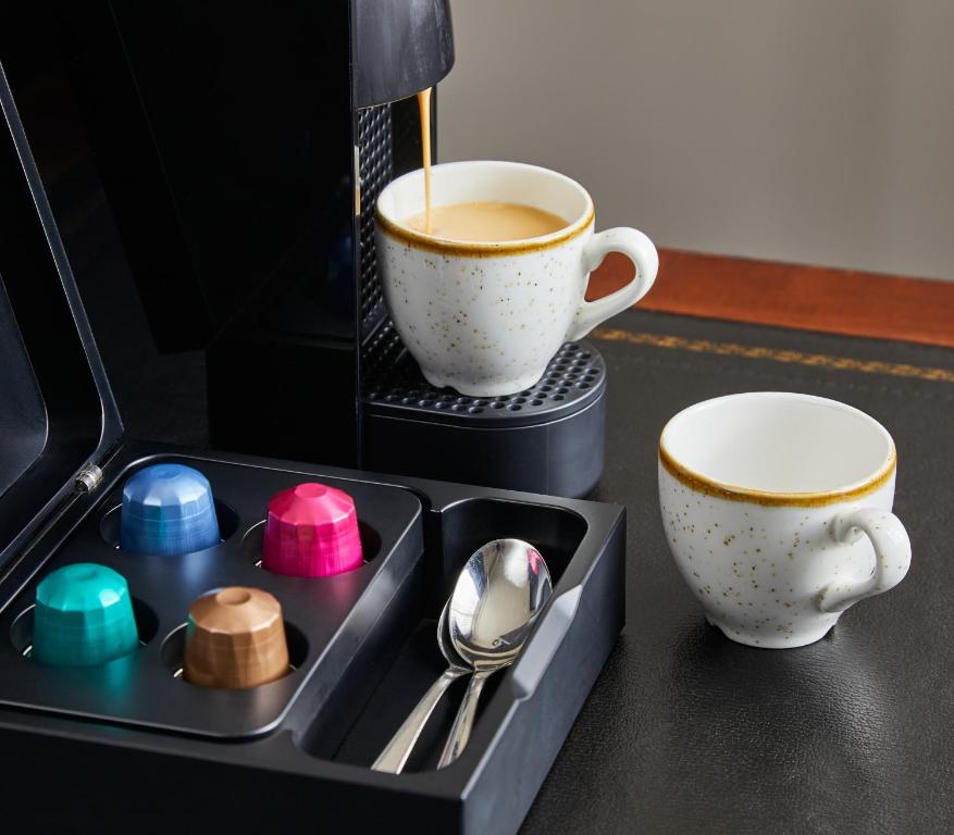 Superior Double Room with Two Double Beds - Image 6