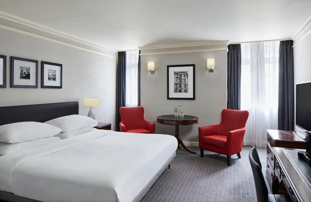 Superior King Room - Image 6