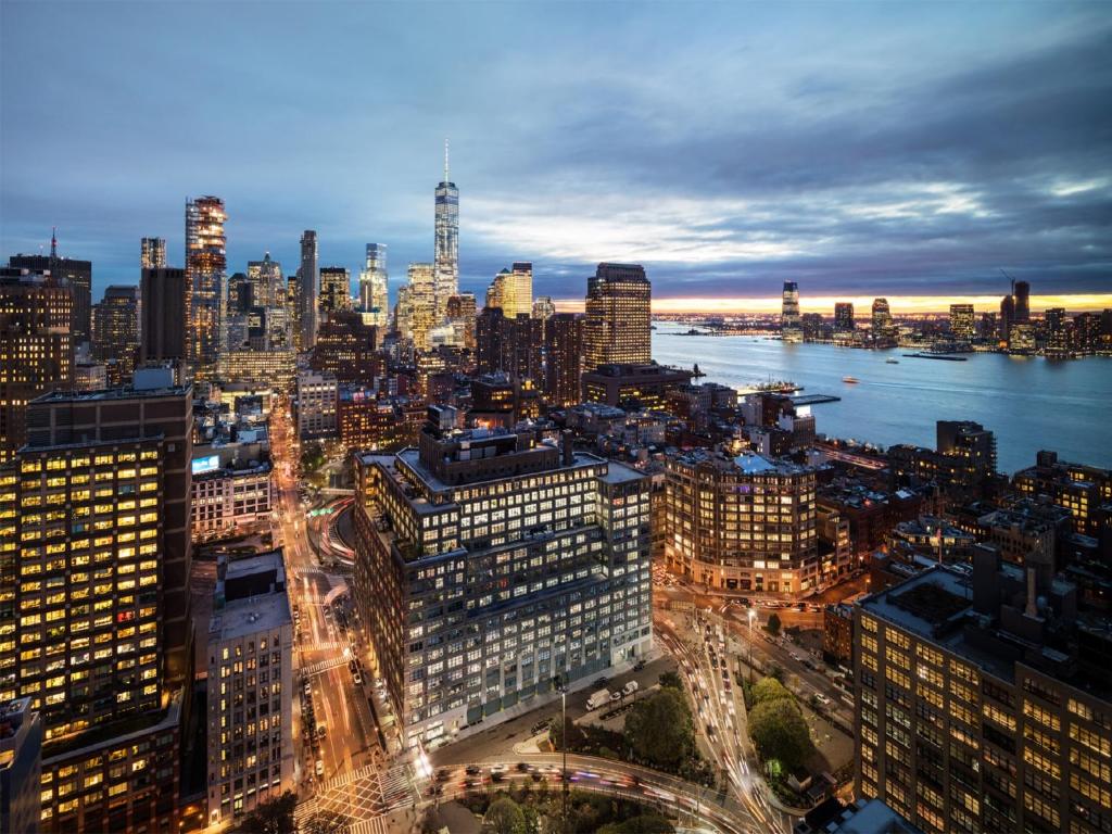 Skyline View King Room - Image 3