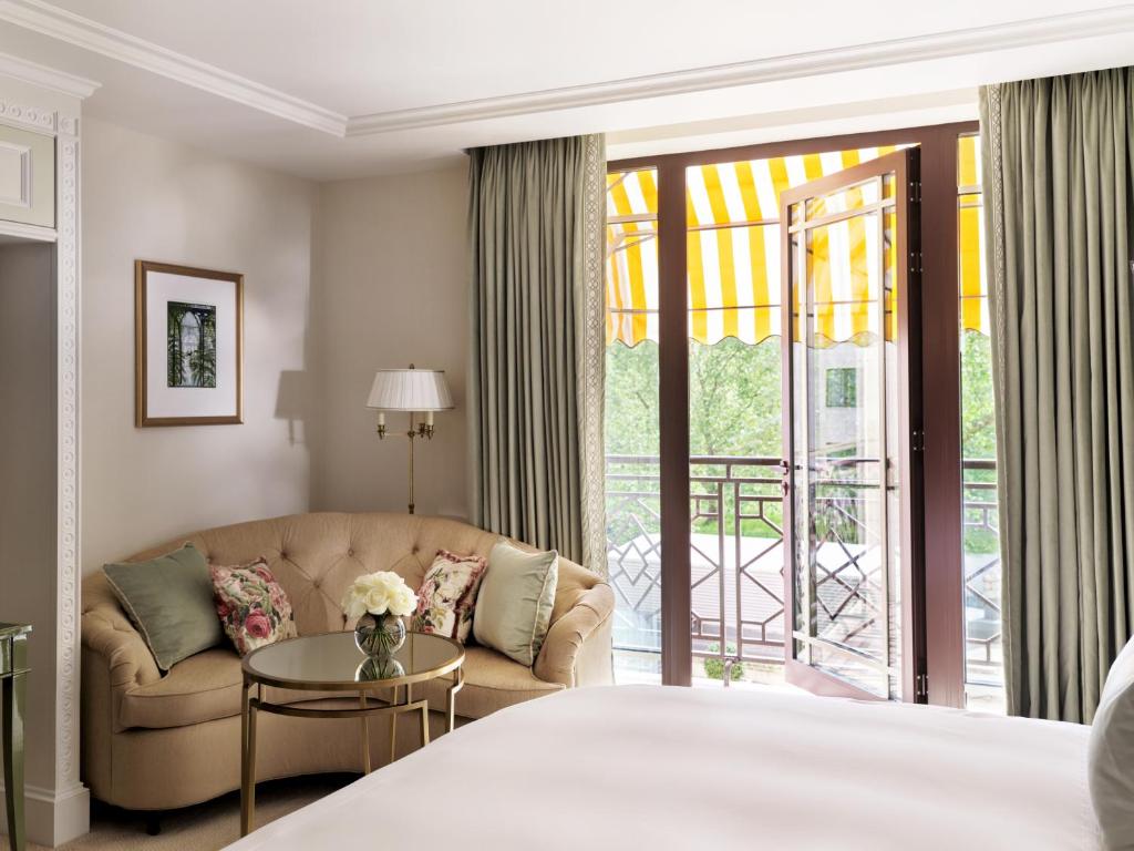 Deluxe Park View Room - Image 7