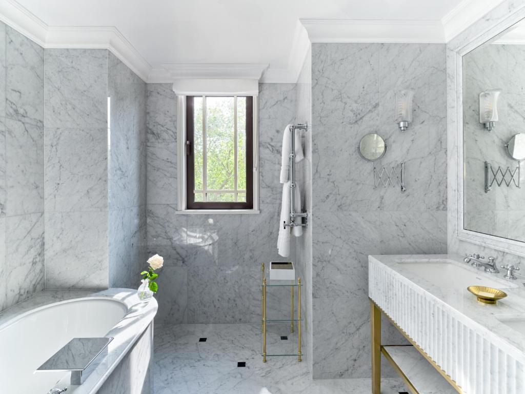 Dorchester Suite - Image 14