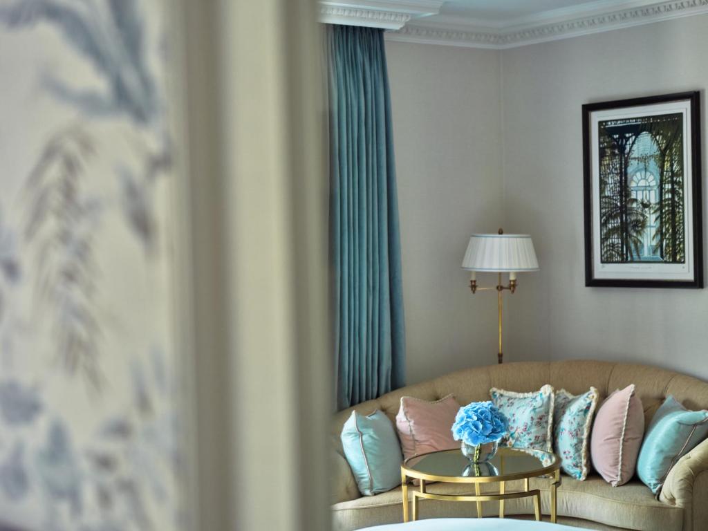 Executive King Room - Image 13