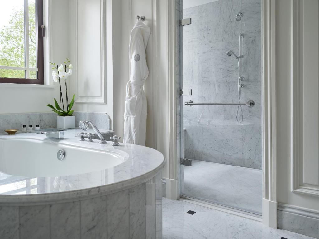 Hyde Park Suite - Image 3