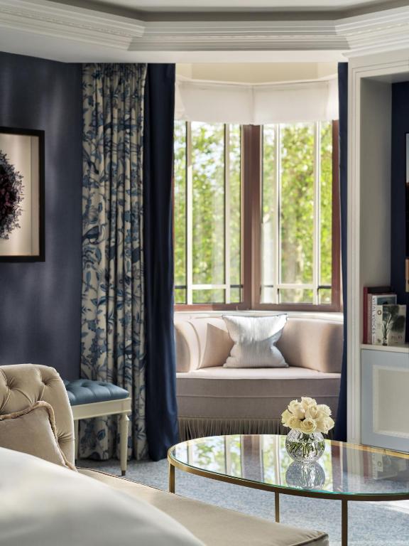 Prestige Dorchester Suite - Image 11
