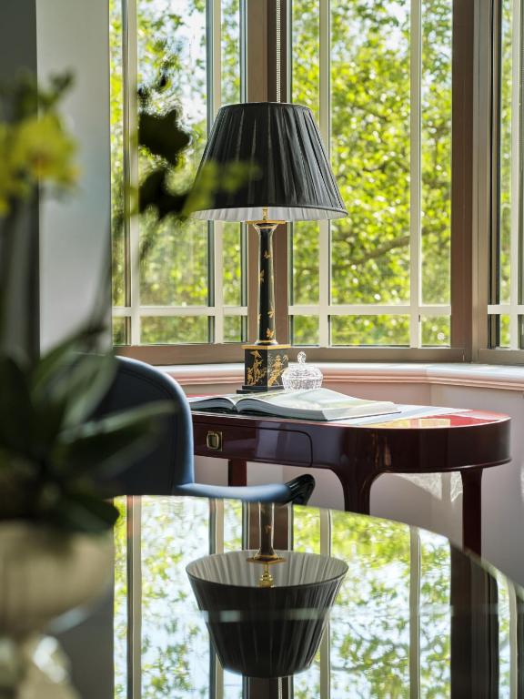Prestige Dorchester Suite - Image 5