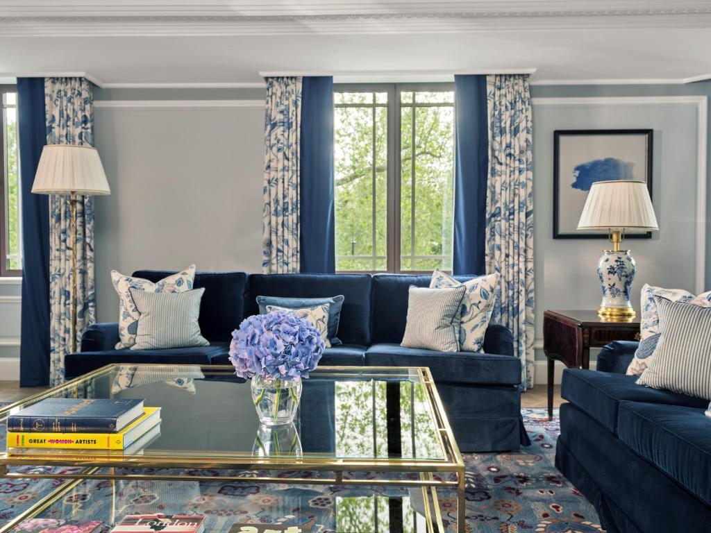 Prestige Dorchester Suite - Image 8