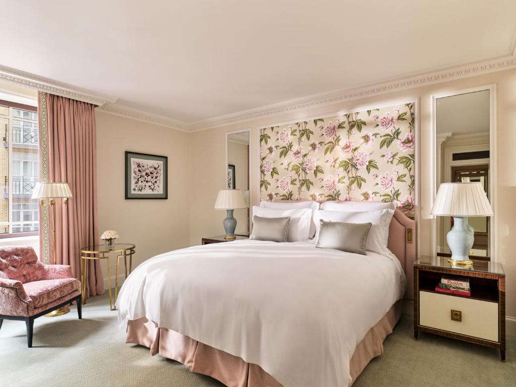 Superior King Room - Image 1
