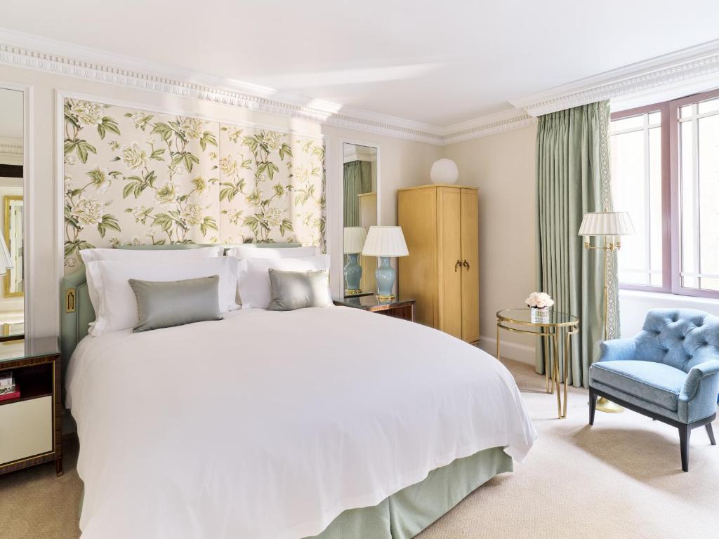 Superior King Room - Image 3