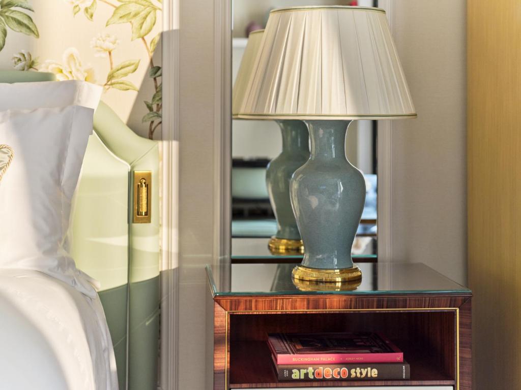 Superior King Room - Image 9