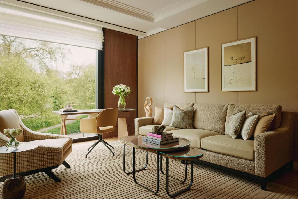 Balcony Park Suite - Image 1