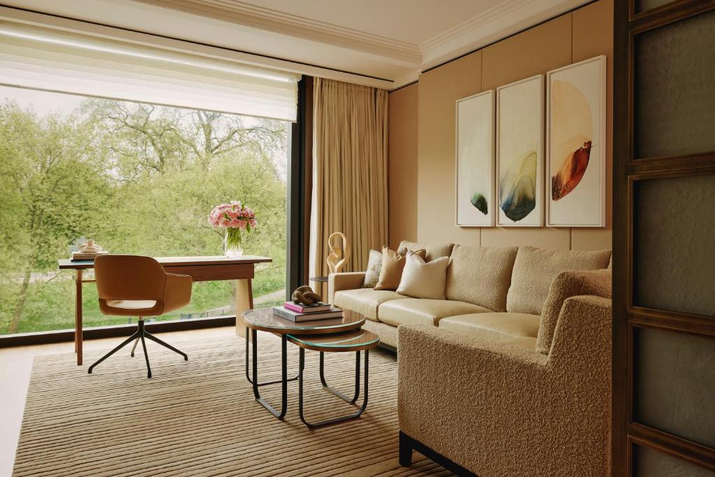 Deluxe Park Junior Suite - Image 1