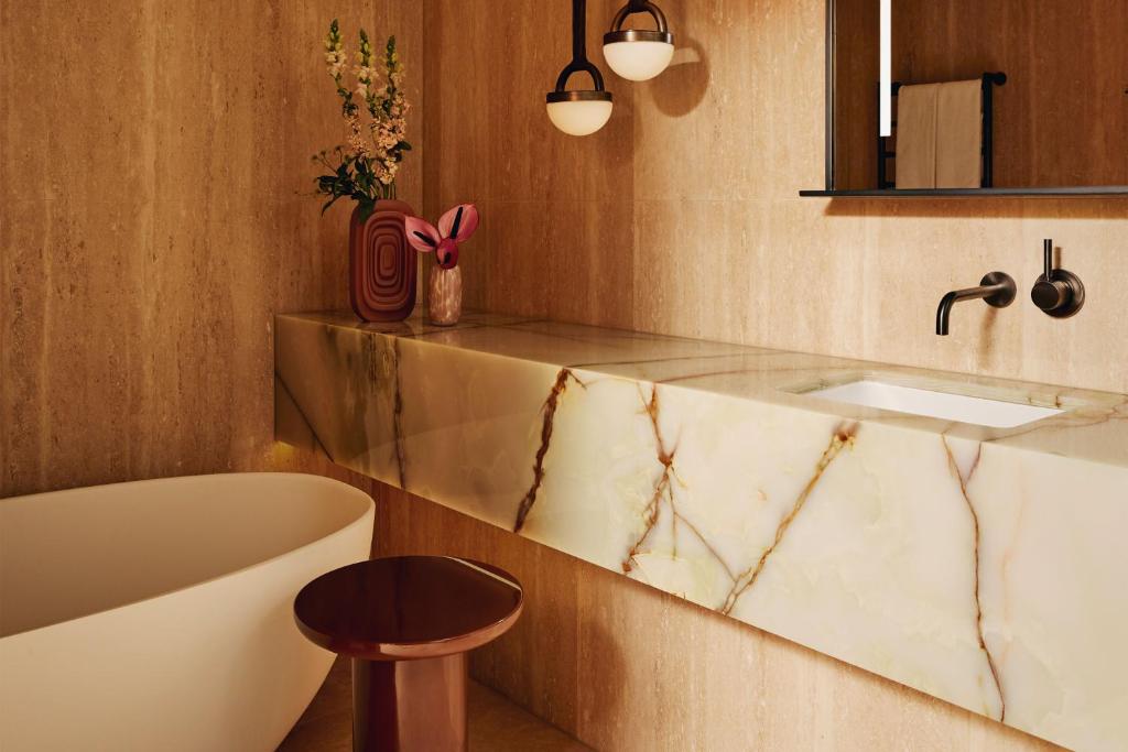 Deluxe Park Junior Suite - Image 5