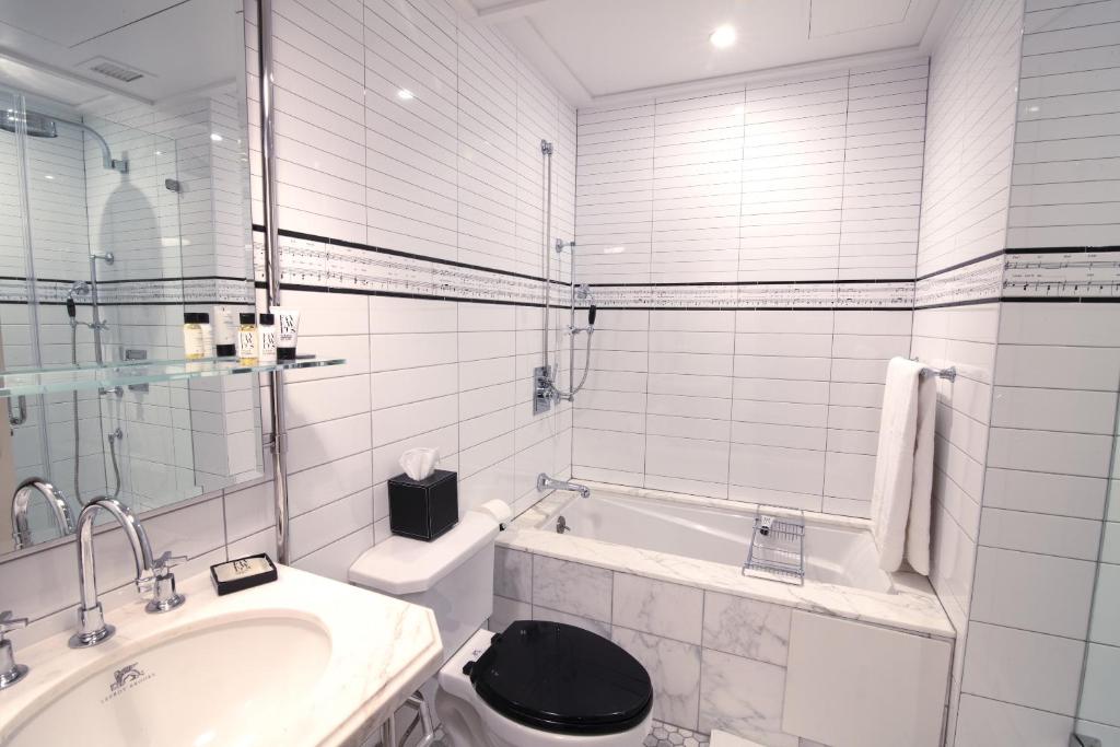 NoMad Suite 1 King Bed - Image 5