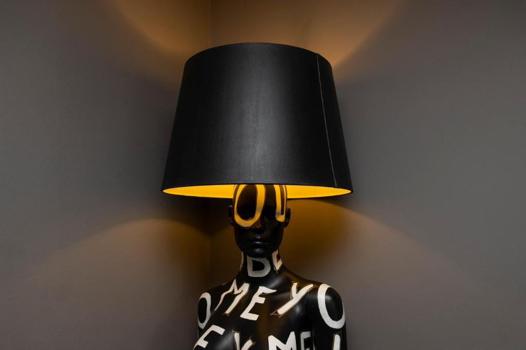 Jimmie Martin Penthouse Suite - Image 5