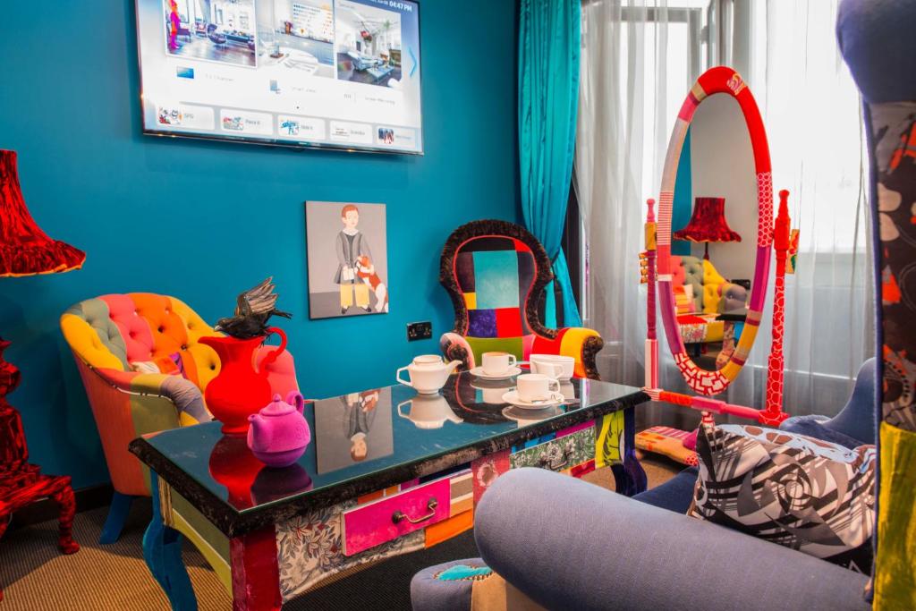 Squint Penthouse Suite - Image 9