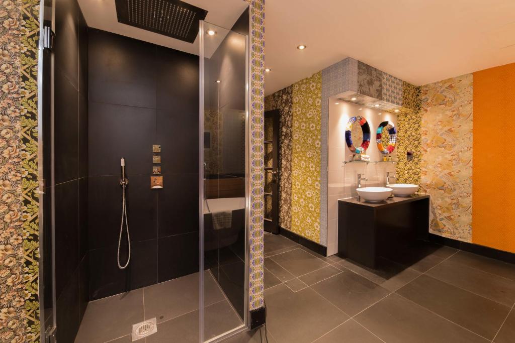 Squint Splash Suite - Image 13