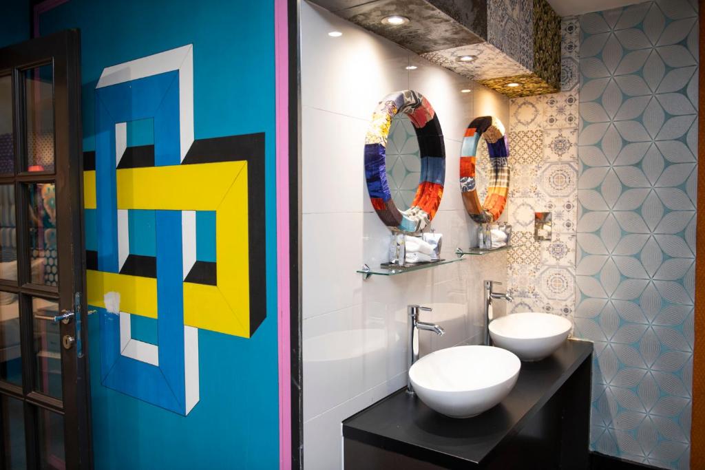 Squint Splash Suite - Image 5