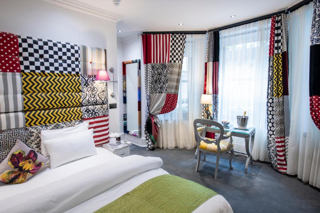 Squint Splash Suite - Image 1