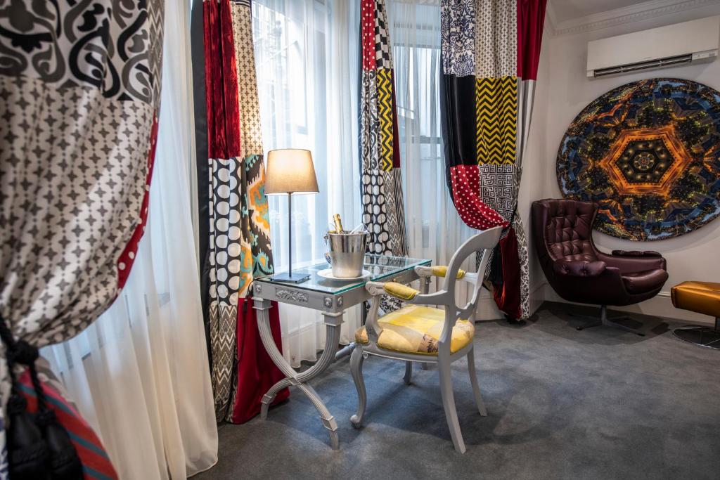 Squint Splash Suite - Image 9