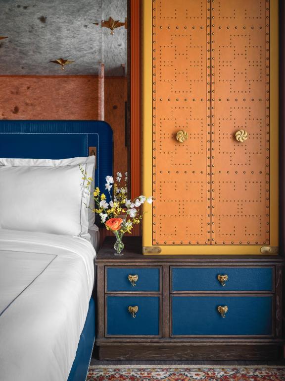 NoMad Queen - Image 4