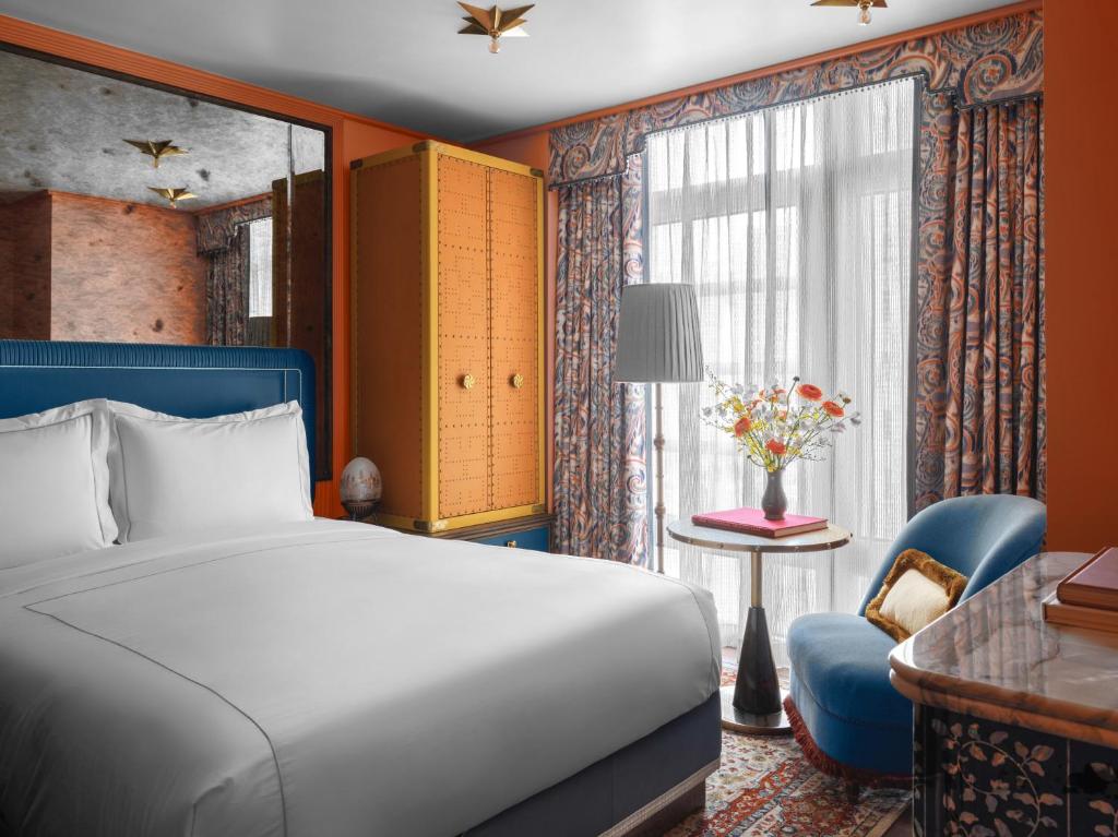 NoMad Queen - Image 1