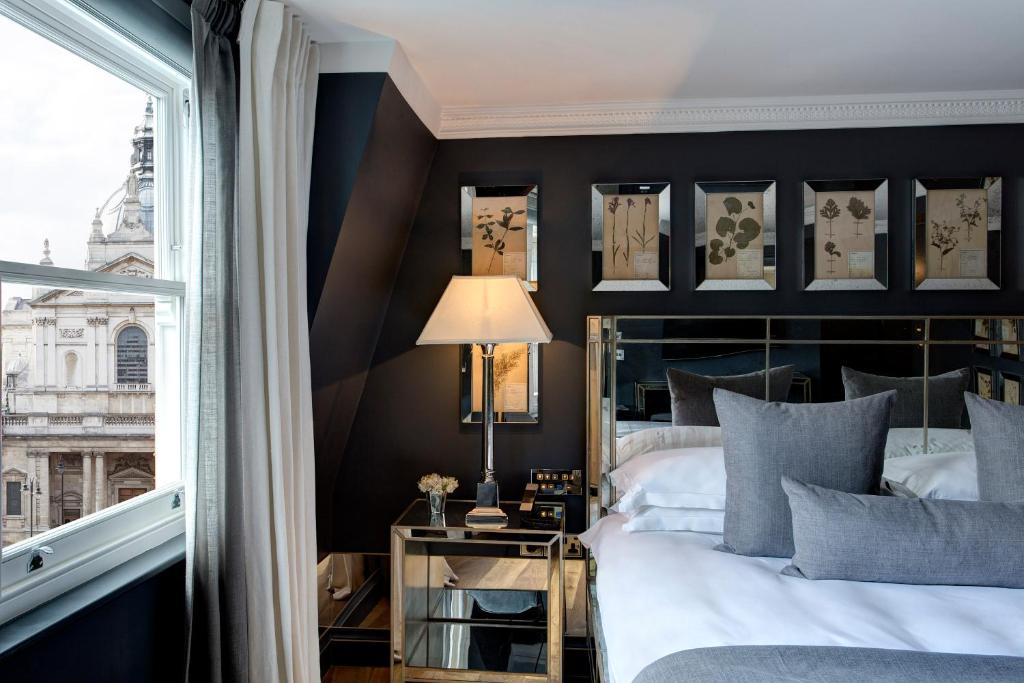 Deluxe Room - Image 2