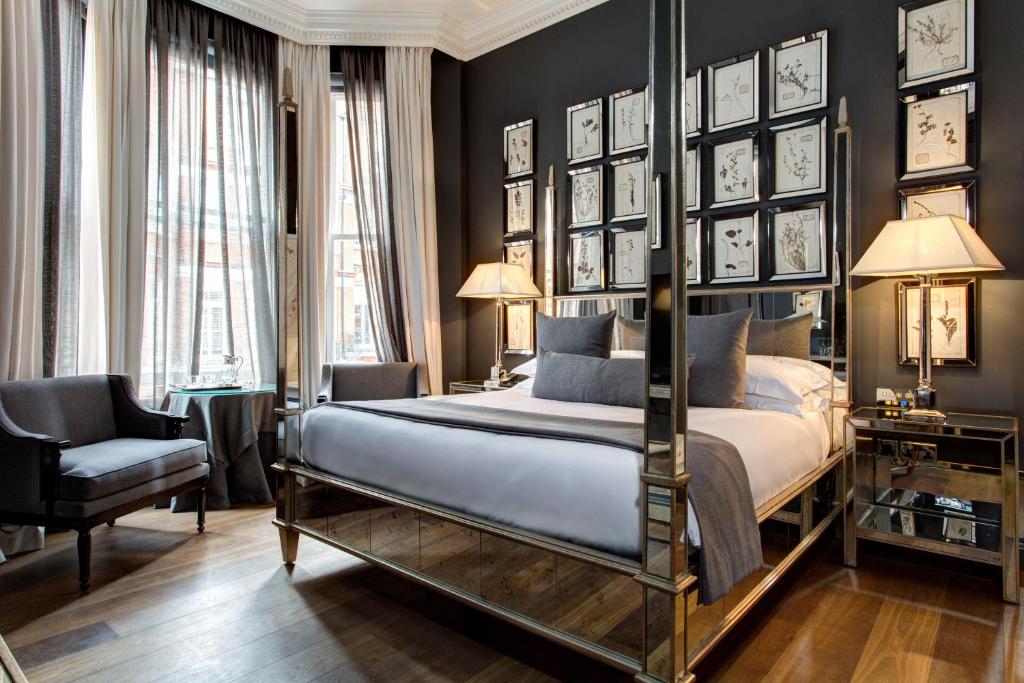 Deluxe Room - Image 1