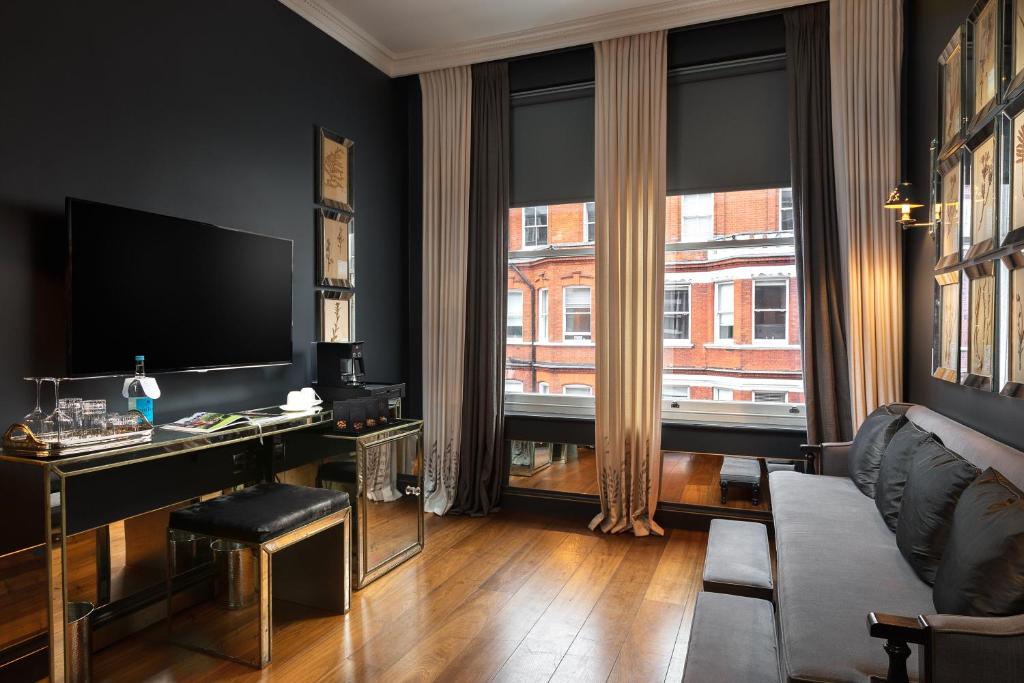 Executive Suite - Image 16