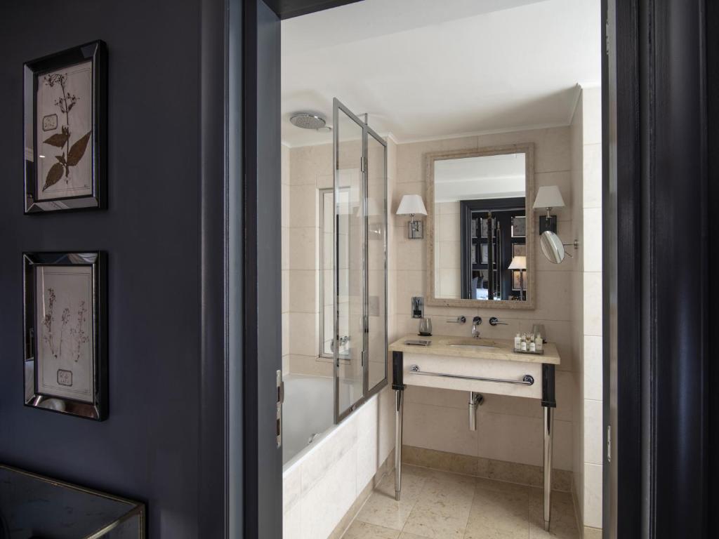 Executive Suite - Image 3