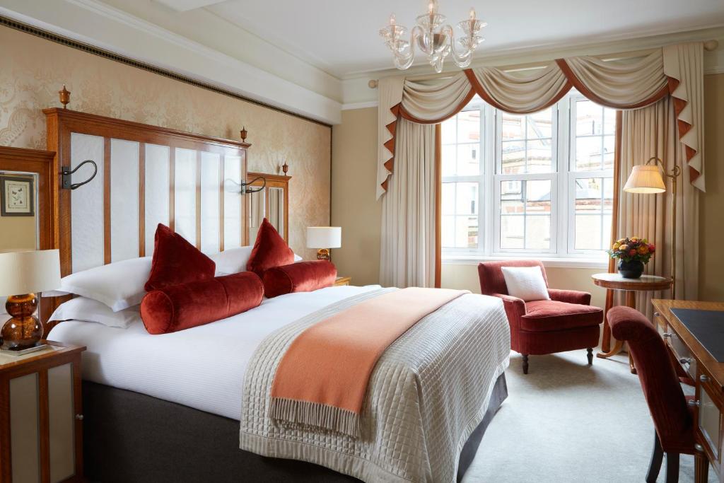 Superior Double or Twin Room - Image 1