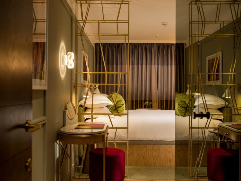 Deluxe Double Room - Image 2