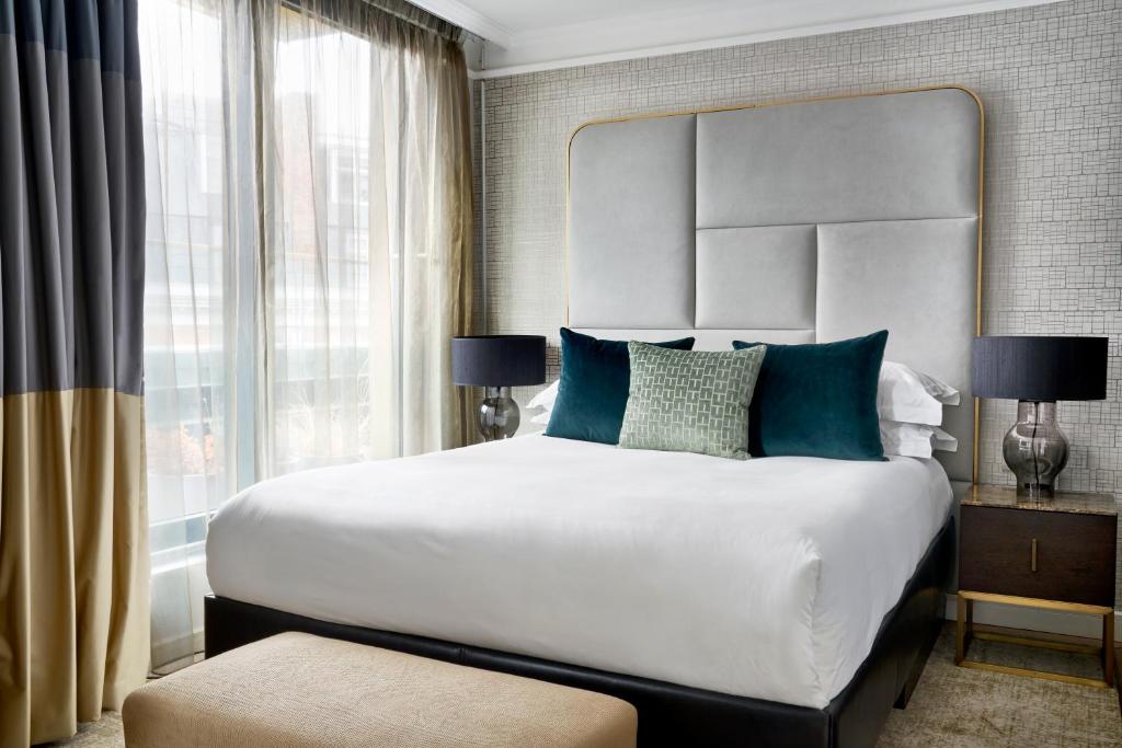 The Astor Three-Bedroom Suite - Image 7
