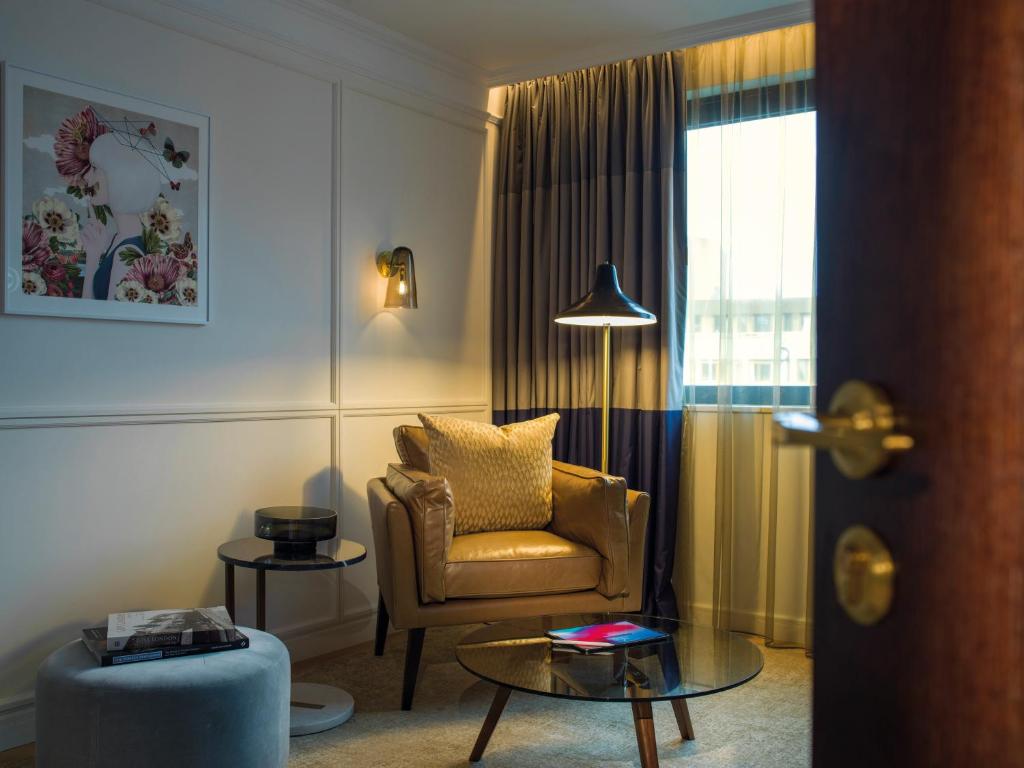 The Astor Three-Bedroom Suite - Image 9