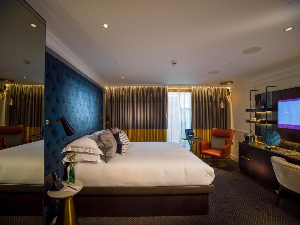 The Guardsman - Image 1