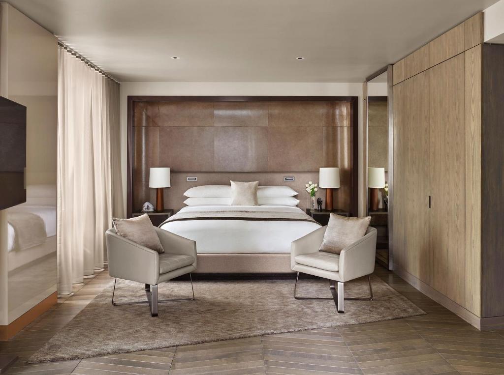 Executive Suite - Image 2