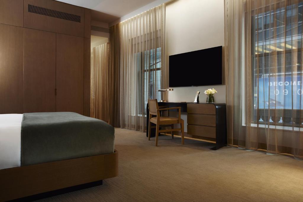 Junior Corner Suite - Image 1