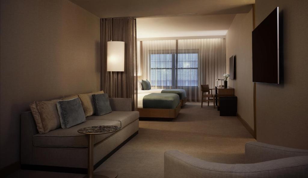 Junior Suite with Two Queen Size Beds - Image 1