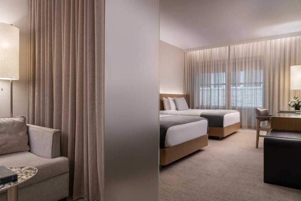 Junior Suite with Two Queen Size Beds - Image 3